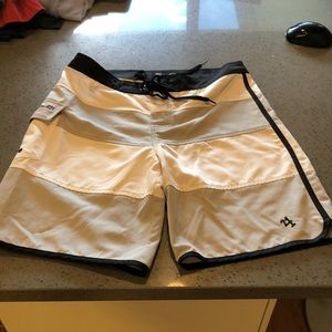 Men’s board shorts